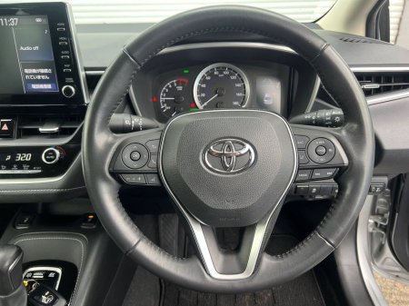 2020 Toyota Corolla 1.8 HYBRID // HEATED SEATS // REVERSE CAMERA // ADAPTIVE CRUISE CONTROL €19,900 thumbnail