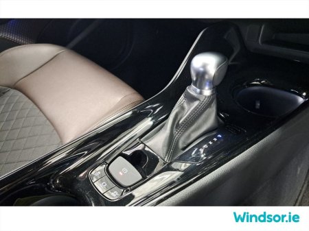 2017 Toyota C-HR HYBRID AUTO €17,995 thumbnail