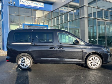 2026 Ford Tourneo Connect Titanium Auto, Wheelchair Accessible (Taxi Spec) €66,000 thumbnail