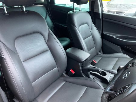 2017 Hyundai Tucson 1.7 CRDI EXECUTIVE 5DR // GREAT CONDITION // LEATHER, HEATED SEATS AND SAT NAV // €12,950 thumbnail