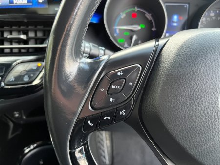2018 Toyota C-HR DYNAMIC AUTOMATIC HYBRID 1.8 PETROL //MASSIVE SPEC//JBL SOUND SYSTEM//SAT NAV//FULL LEATHER HEATED SEATS//REVERSE CAMERA// €18,950 thumbnail