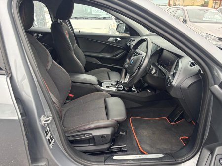 2022 BMW 1 Series - thumbnail 9