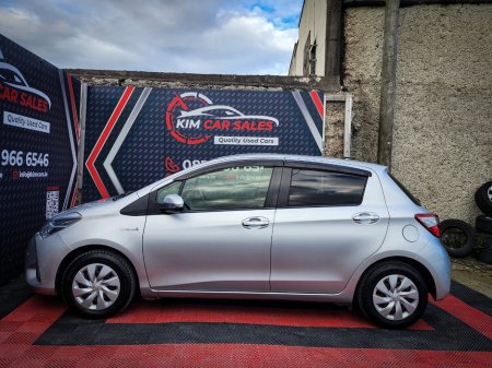 2020 Toyota Vitz - thumbnail 8