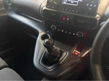 2021 Opel Combo - thumbnail 15