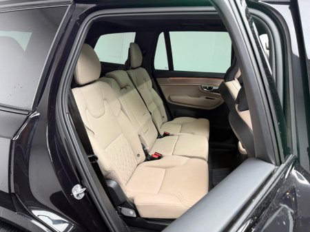 2025 Volvo XC90 - thumbnail 13