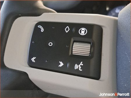 2025 Land Rover Defender - thumbnail 28