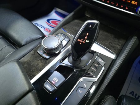 2017 BMW 5 Series - thumbnail 16