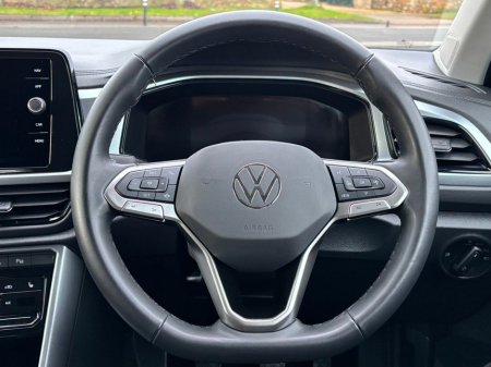 2024 Volkswagen T-Roc EDITION €28,495 thumbnail