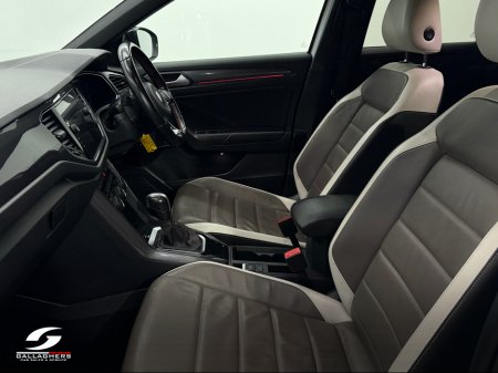 2022 Volkswagen T-Roc R-LINE 1.5 TSI D7F 150HP 5DR A €28,995 thumbnail