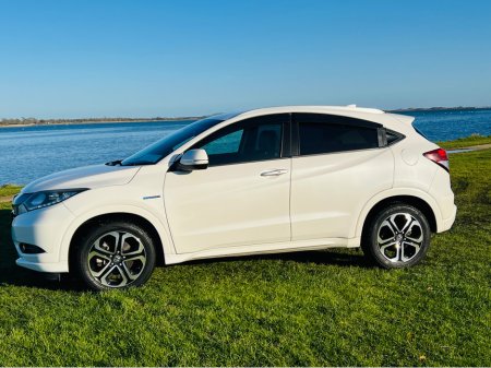 2016 Honda Vezel DAA-RU3 €16,950 thumbnail