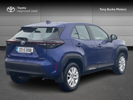 2022 Toyota Yaris Cross - thumbnail 2