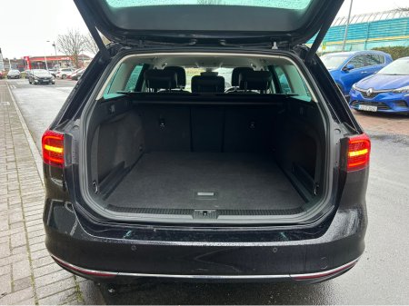 2016 Volkswagen Passat - thumbnail 15