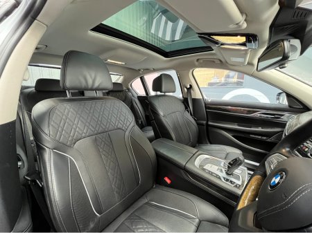 2017 BMW 7 Series - thumbnail 11