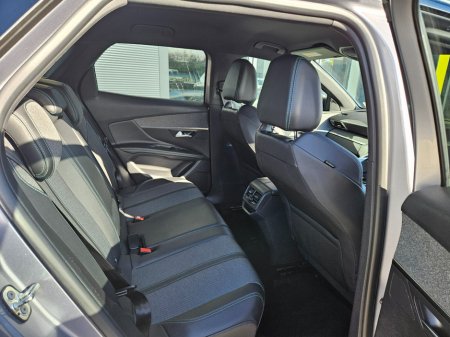 2023 Peugeot 3008 - thumbnail 9