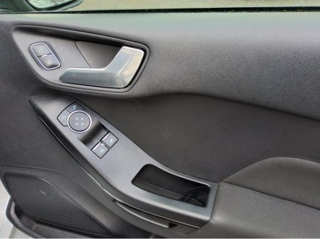 2018 Ford Fiesta 1.1 ZETEC - Low Mileage - 1 Owner - €14,950 thumbnail