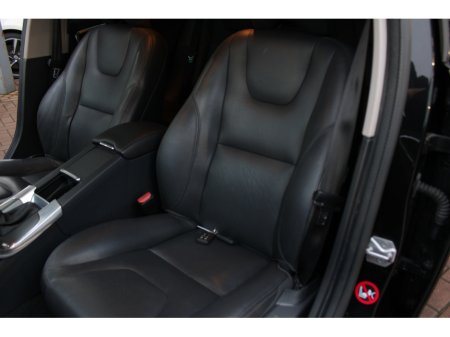 2016 Volvo V60 2.0D4 SE LUXURY EDITION  5DR ESTATE AUTOMATIC // HUGE SPEC // 122,000KM'S /IMMACUALTE CONDITION // BUY WITH CONFIDENCE AA AND SIMI APPROVED DEALER 2025 // FINANCE ARRANGED // ALL TRADE INS WELCOME // €15,950 thumbnail