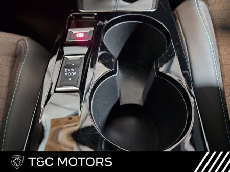 2023 Peugeot 2008 - thumbnail 18