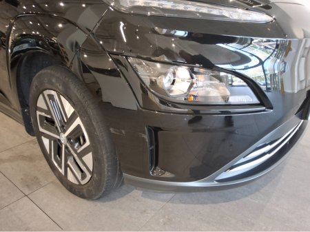 2022 Hyundai Kona PREMIUM 64kW ** Long Range Battery** €21,950 thumbnail