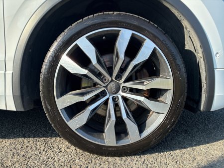 2023 Volkswagen Tiguan - thumbnail 5