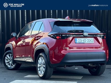 2023 Toyota Yaris Cross - thumbnail 2