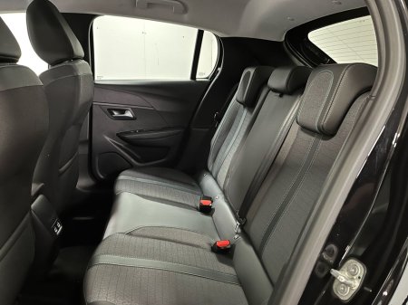 2023 Peugeot 208 - thumbnail 8