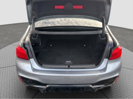 2018 BMW 5 Series - thumbnail 17