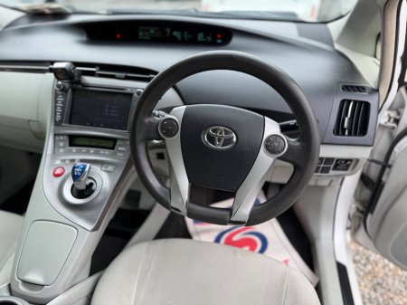 2013 Toyota Prius - thumbnail 11