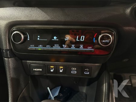 2024 Toyota Yaris - thumbnail 18