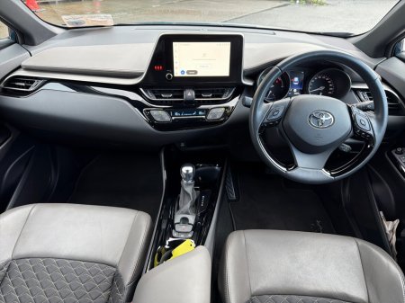 2023 Toyota C-HR HYBRID SOL TOP SPEC // HEATED LEATHER SEATS // SAT-NAV // REAR CAMERA // BLUETOOTH // CRUISE CONTROL // FULL WARRANTY €31,945 thumbnail