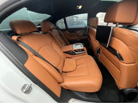 2018 BMW 7 Series ////740-D-M-SPORT//X -DRIVE///HUGE SPEC///SUNROOF//LIKE NEW//// thumbnail