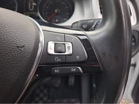 2016 Volkswagen Golf 1.2 AUTO €13,950 thumbnail