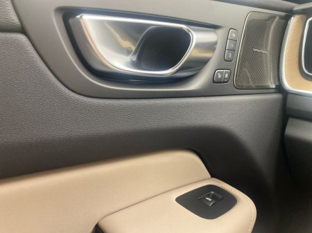 2026 Volvo XC60 - thumbnail 16