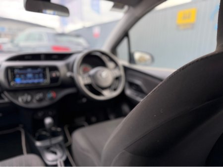 2019 Toyota Vitz - thumbnail 36