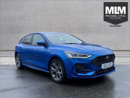 2023 Ford Focus - thumbnail 1