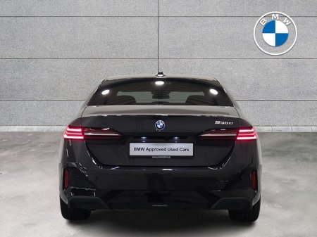 2025 BMW 5 Series - thumbnail 15