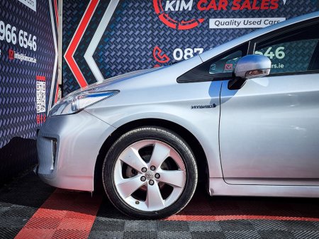 2015 Toyota Prius - thumbnail 7