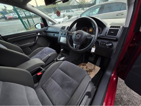 2013 Volkswagen Touran 1.4 TSI HIGHLINE EDITION 7 SEATER ALLOYS SIMI DEALER - SPECIALISING IN IMPORTS OF GERMAN AUTOMATIC HI SPEC CARS thumbnail