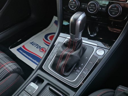 2017 Volkswagen Golf - thumbnail 23