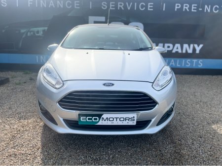 2016 Ford Fiesta - thumbnail 2