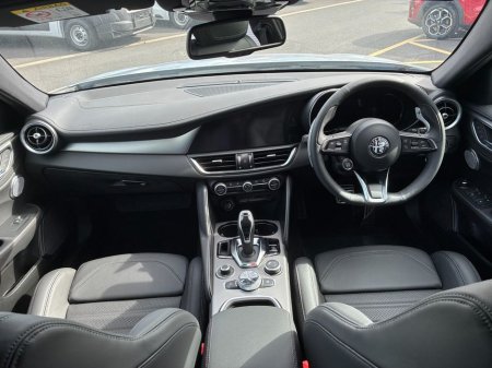 2026 Alfa Romeo Giulia Veloce €69,995 thumbnail