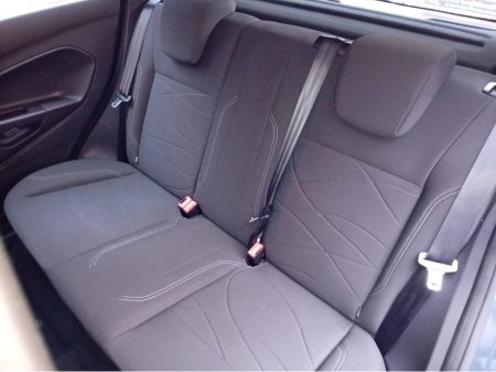 2013 Ford Fiesta - thumbnail 11