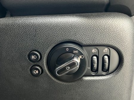 2016 MINI Cooper 1.2 Automatic, Reversing camera €13,895 thumbnail