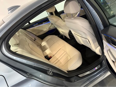 2018 BMW 5 Series - thumbnail 4