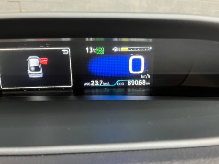 2020 Toyota Prius - thumbnail 17