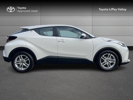 2023 Toyota C-HR HYBRID LUNA 4DR AUTO €28,950 thumbnail