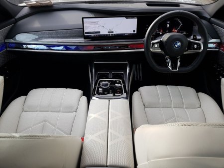2025 BMW 7 Series M760e €134,995 thumbnail