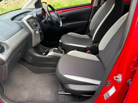 2017 Toyota Aygo - thumbnail 8