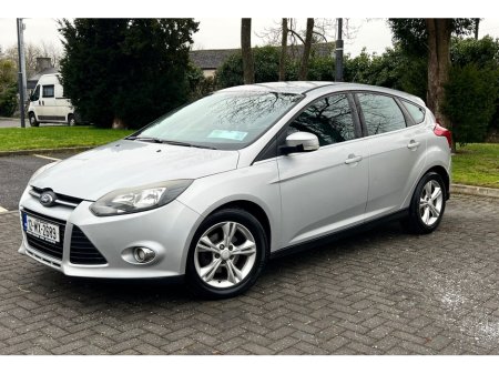 2012 Ford Focus - thumbnail 4