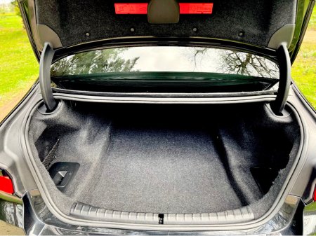 2021 BMW 5 Series - thumbnail 16