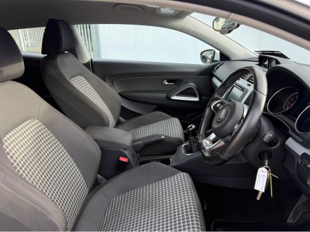 2016 Volkswagen Scirocco 1.4 TSI BLUEMOTION 125PS 3DR €12,950 thumbnail